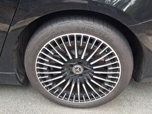 Certified 2023 Mercedes-Benz EQS 580 4MATIC image 5