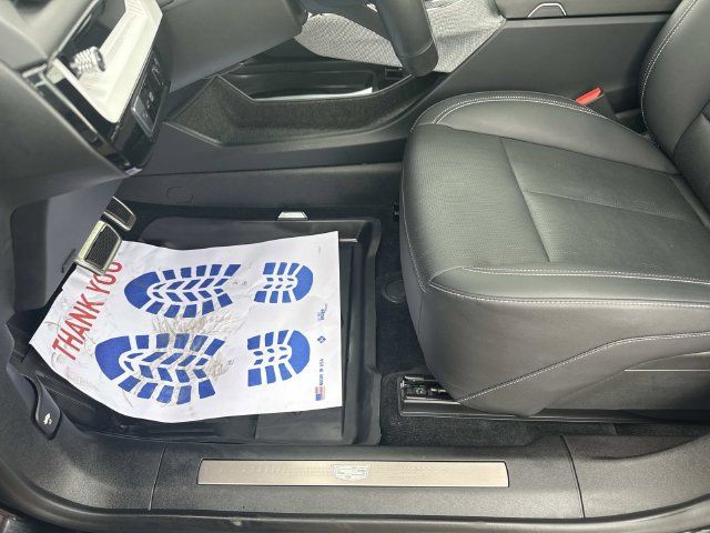 Certified 2025 Cadillac Optiq Luxury 2 w/ LPO, Floor Liner Package AWD/4WD image 17