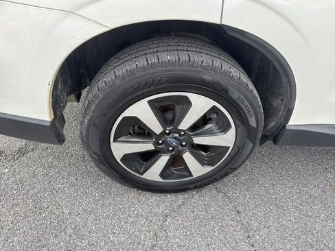 Used 2018 Subaru Forester 2.5i Premium w/ All-Weather Package image 9