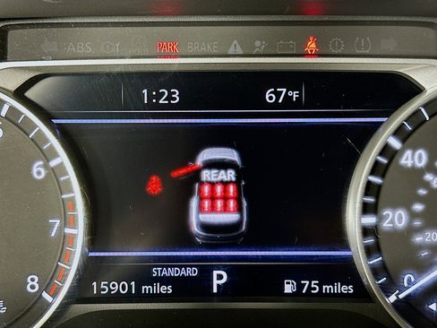 Used 2024 Nissan Pathfinder SL image 18