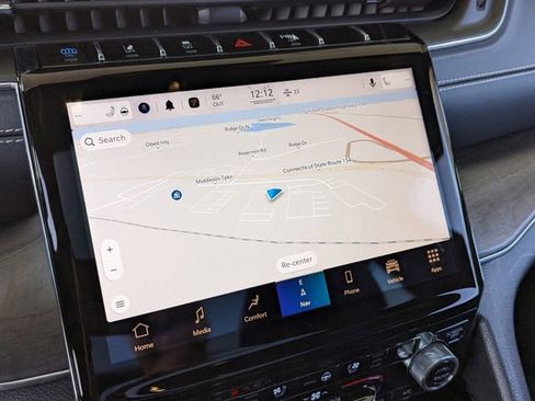 Used 2022 Jeep Grand Cherokee Overland w/ Luxury Tech Group IV image 16