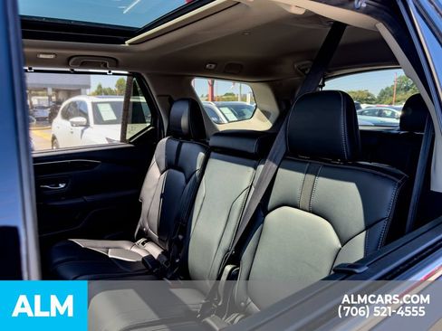 Used 2024 Honda Pilot Touring image 9