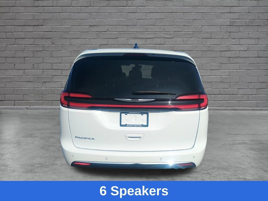 Used 2025 Chrysler Pacifica Select FWD image 7
