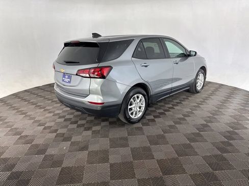 Used 2023 Chevrolet Equinox LS w/ LS Convenience Package FWD image 7