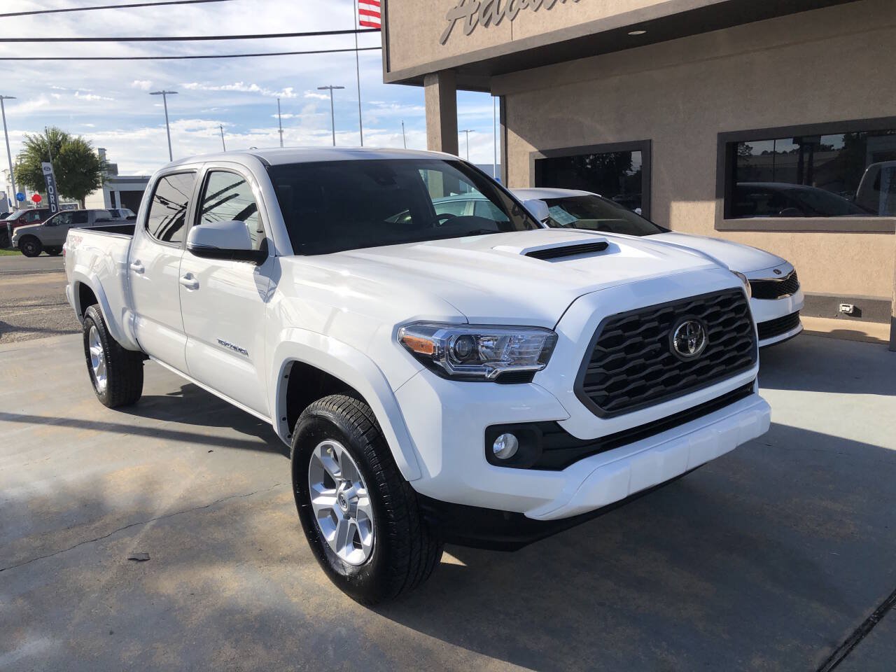 Used 2021 Toyota Tacoma TRD Sport AWD/4WD image 8