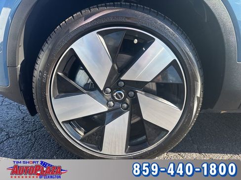 Used 2023 Volvo XC40 Recharge Ultimate image 21