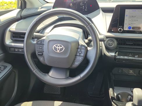 Used 2024 Toyota Prius LE image 18