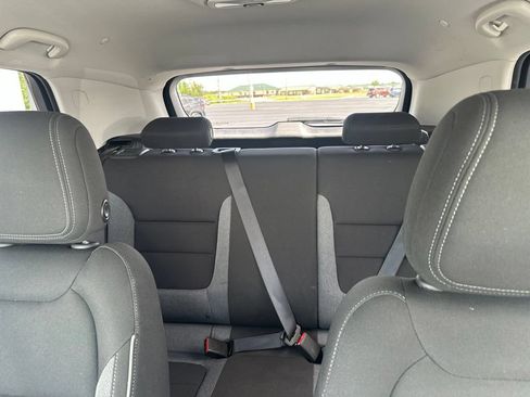 Used 2025 Chevrolet TrailBlazer LT AWD/4WD image 17