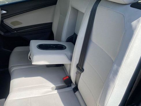 Used 2020 Volkswagen Tiguan SE w/ Panoramic Sunroof Package FWD image 21