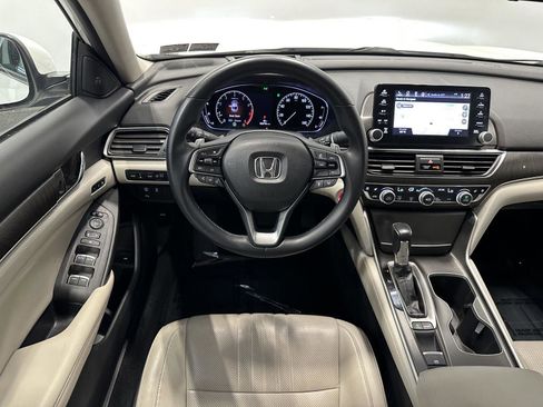Used 2018 Honda Accord Touring image 22