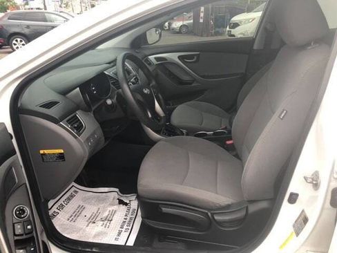 Used 2014 Hyundai Elantra SE image 20