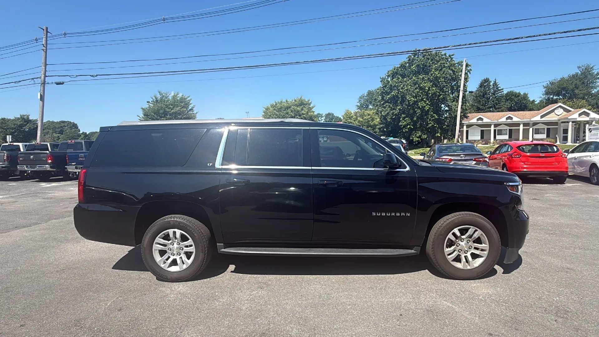 Used 2018 Chevrolet Suburban LT AWD/4WD image 12