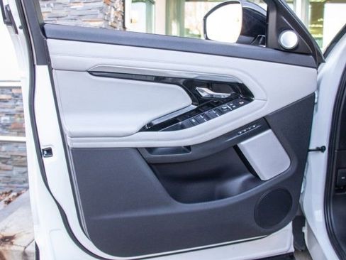 Used 2022 Land Rover Range Rover Evoque SE image 9