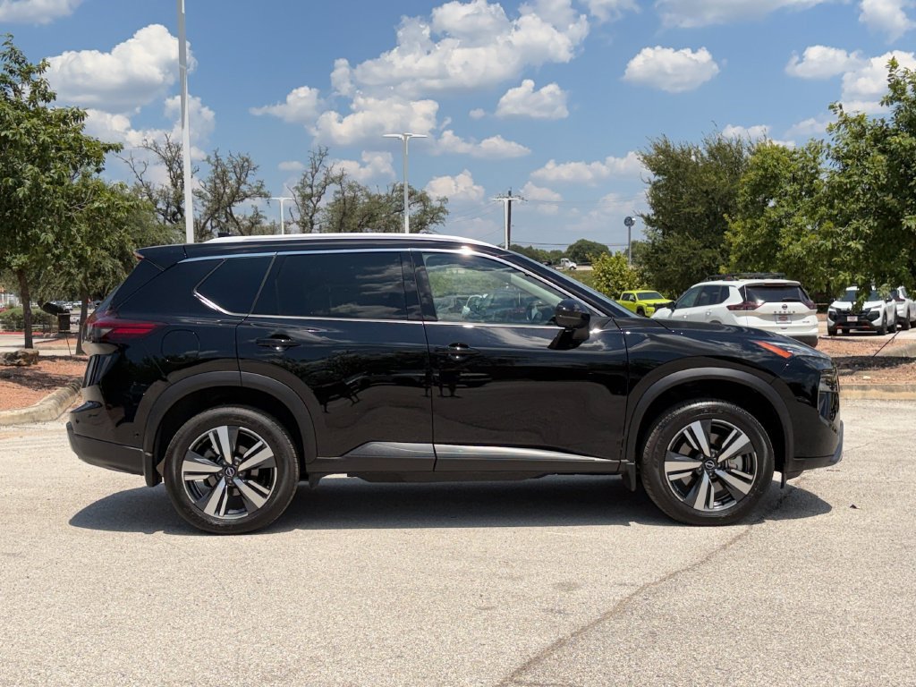 Certified 2025 Nissan Rogue SL w/ Tech Package AWD/4WD image 4