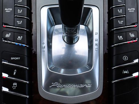 Used 2016 Porsche Panamera Edition image 12