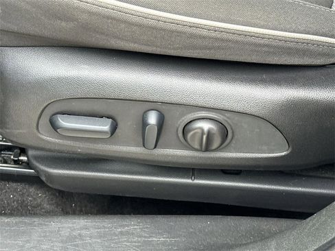 Used 2023 Chevrolet TrailBlazer LT w/ Convenience Package image 31