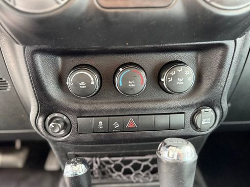 Used 2016 Jeep Wrangler Unlimited Sport w/ Quick Order Package 24S AWD/4WD image 22