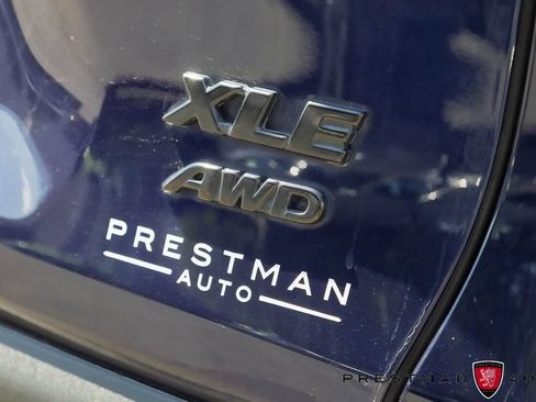 Used 2022 Toyota RAV4 XLE Premium AWD/4WD image 10