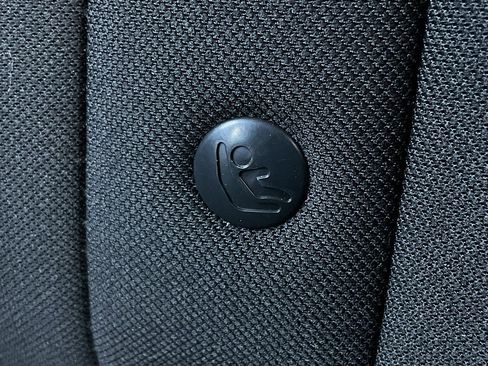 Used 2025 Hyundai Elantra SEL image 16