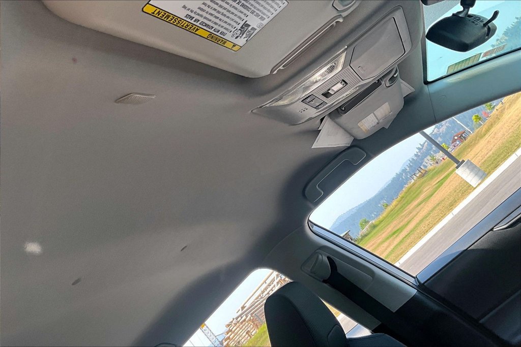Used 2025 Toyota RAV4 XLE AWD/4WD image 22