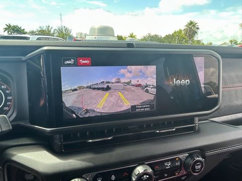 Used 2024 Jeep Wrangler Unlimited Rubicon 392 image 11