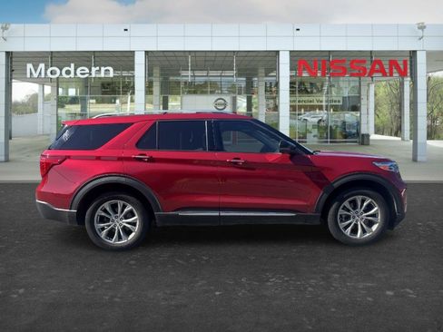 Used 2021 Ford Explorer Limited w/ Equipment Group 301A AWD/4WD image 7