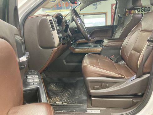 Used 2019 Chevrolet Silverado 2500 High Country w/ Duramax Plus Package image 11