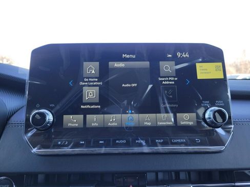 New 2025 Mitsubishi Outlander SE image 17