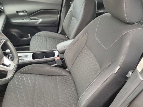Used 2021 Nissan Kicks SV image 14