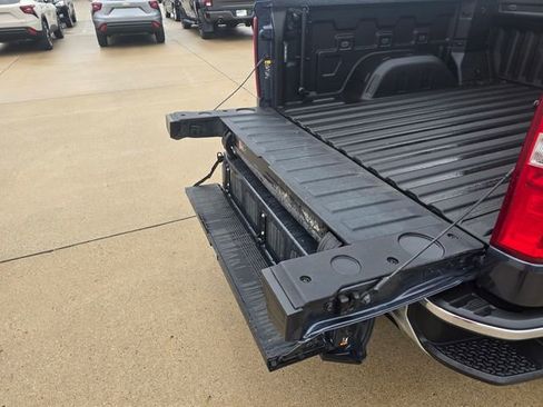 Used 2022 Chevrolet Silverado 1500 LTZ image 24