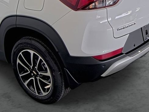 New 2026 Chevrolet TrailBlazer LT w/ Convenience Package FWD image 9