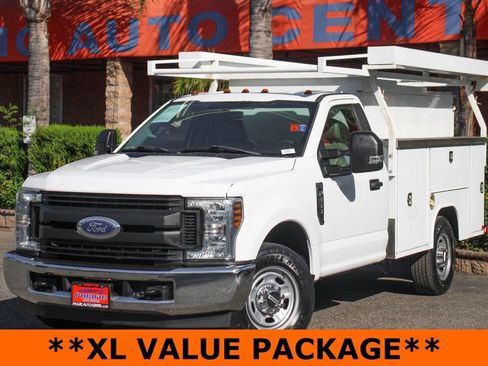 Used 2018 Ford F350 XL w/ Power Equipment Group RWD image 4