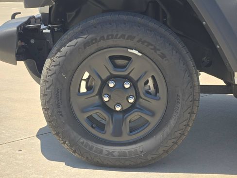 Used 2025 Jeep Wrangler Unlimited Sport AWD/4WD image 14