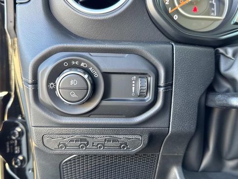 New 2025 Jeep Gladiator Sport image 20