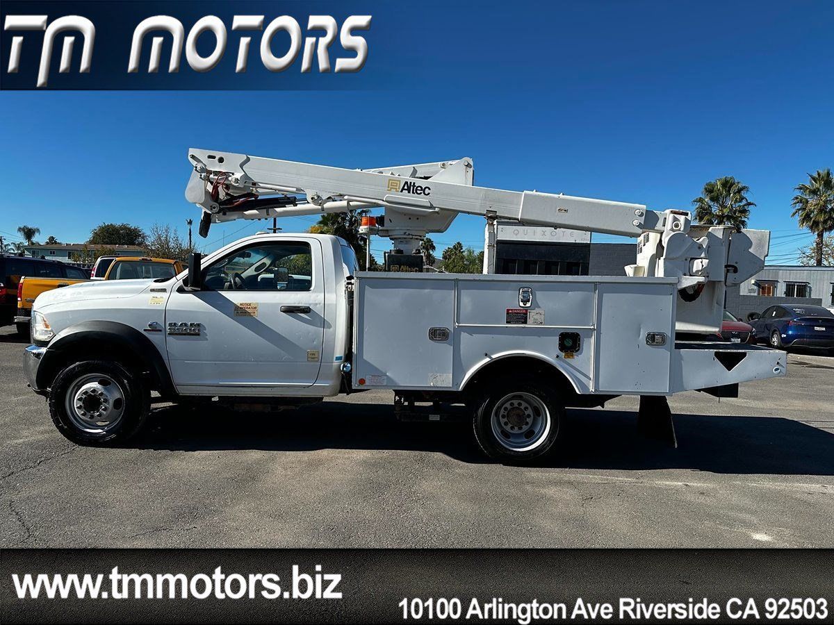Used 2017 RAM 5500 Tradesman w/ Ambulance Prep Group RWD image 3