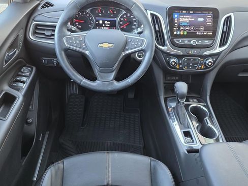 Used 2023 Chevrolet Equinox Premier image 12