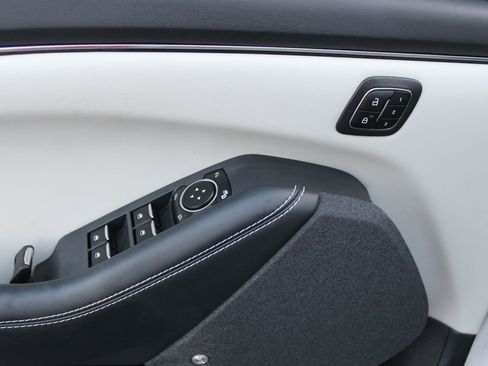 Used 2023 Ford Mustang Mach-E Premium image 23