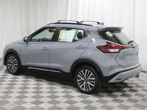 Used 2023 Nissan Kicks SR w/ SR Premium Package FWD image 32