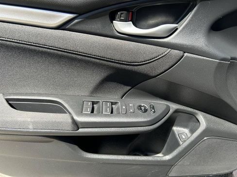 Used 2018 Honda Civic EX image 7