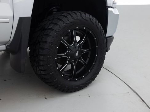 Used 2017 Chevrolet Silverado 1500 LT w/ All Star Edition image 19