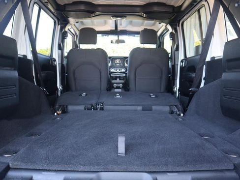 Used 2018 Jeep Wrangler Unlimited Sport S AWD/4WD image 44