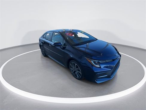 Used 2022 Toyota Corolla SE image 3