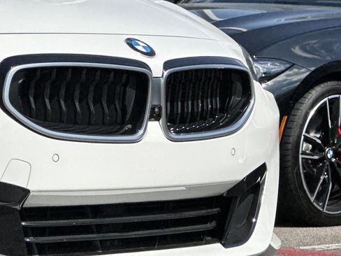 Used 2025 BMW 230i xDrive Coupe w/ Convenience Package AWD/4WD image 6