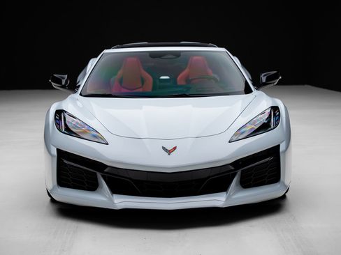 Used 2024 Chevrolet Corvette Z06 RWD image 9