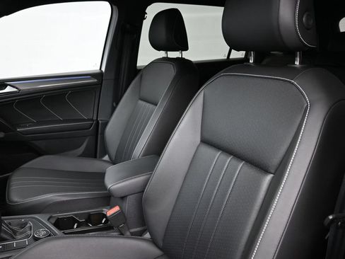 Used 2024 Volkswagen Tiguan SE R-Line w/ MDO Package, Two-Row AWD/4WD image 5