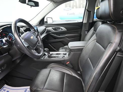 Used 2018 Chevrolet Traverse LT image 13