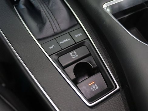 Used 2021 Toyota Avalon XSE image 36