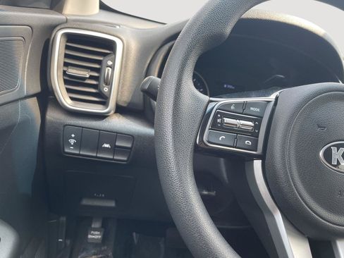 Used 2022 Kia Sportage LX AWD/4WD image 4