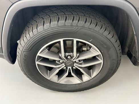 Used 2019 Jeep Grand Cherokee Limited AWD/4WD image 11