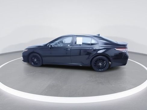 Used 2020 Toyota Camry SE image 9